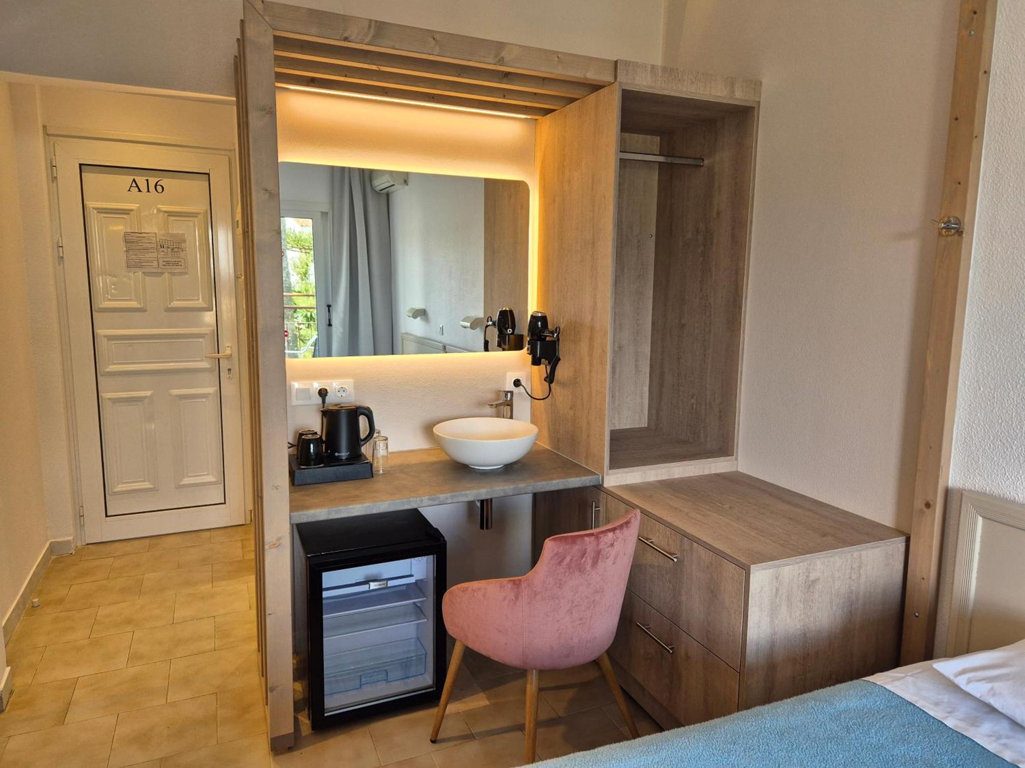 Morfeas Hotel Kávos Dış mekan fotoğraf